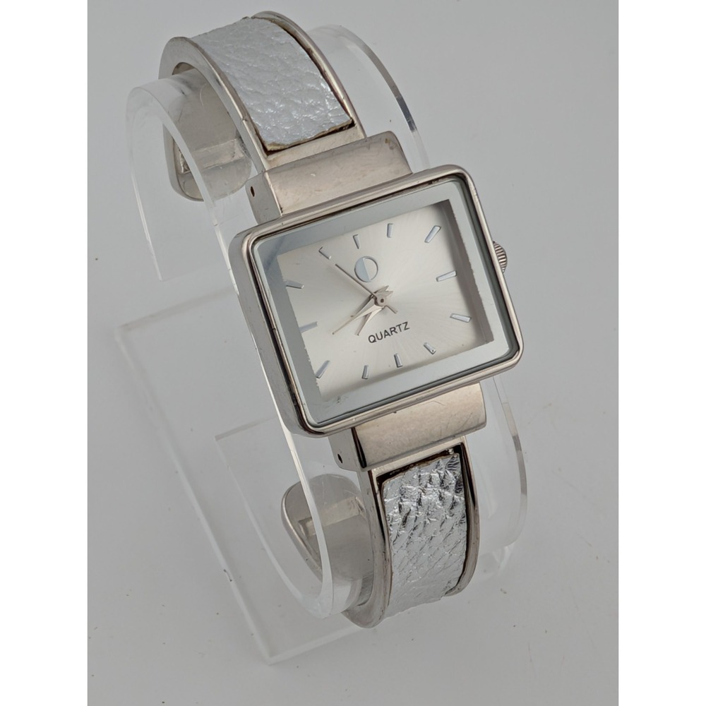 Women's Quartz Watch Square Dial 26mm Case Silver Bangle Band- New Battery